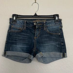 Arizona Cuffed Shorts